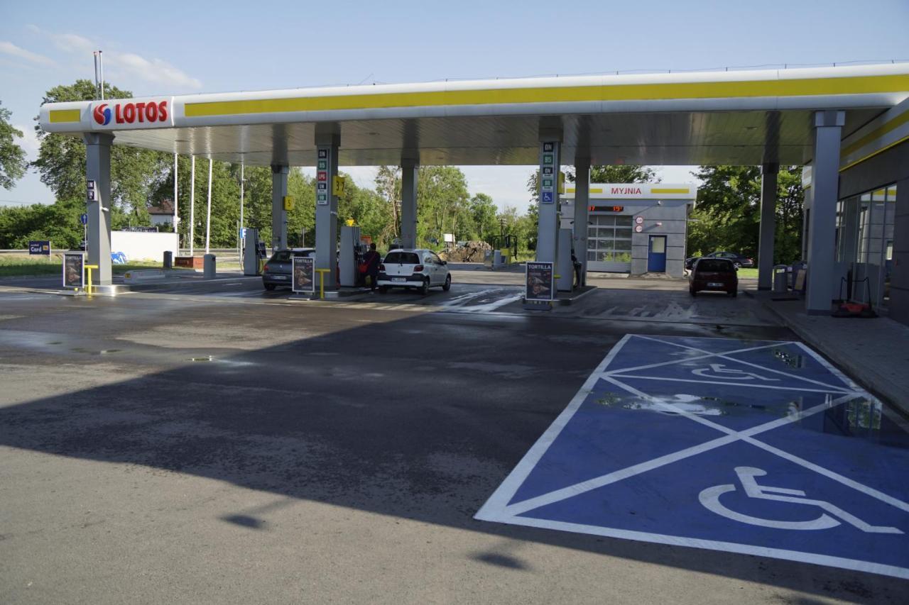 Smartmotel Pułtusk Bagian luar foto